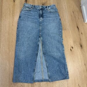 Denim skirt with front slit (small)
